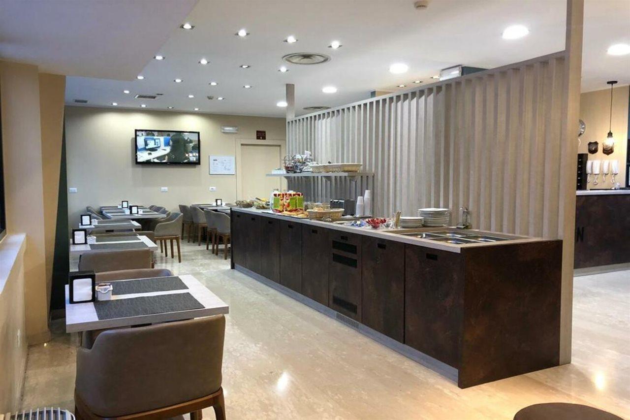 Oasi Village Hotel Милан Экстерьер фото