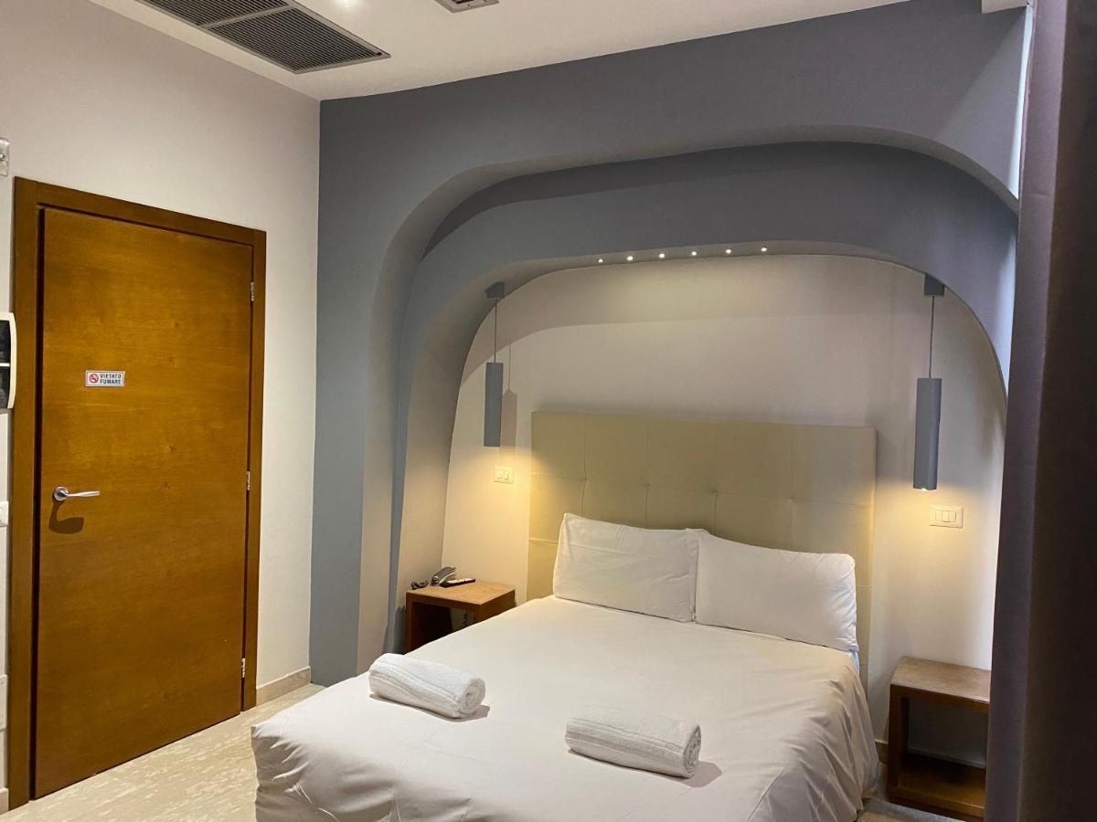 Oasi Village Hotel Милан Экстерьер фото
