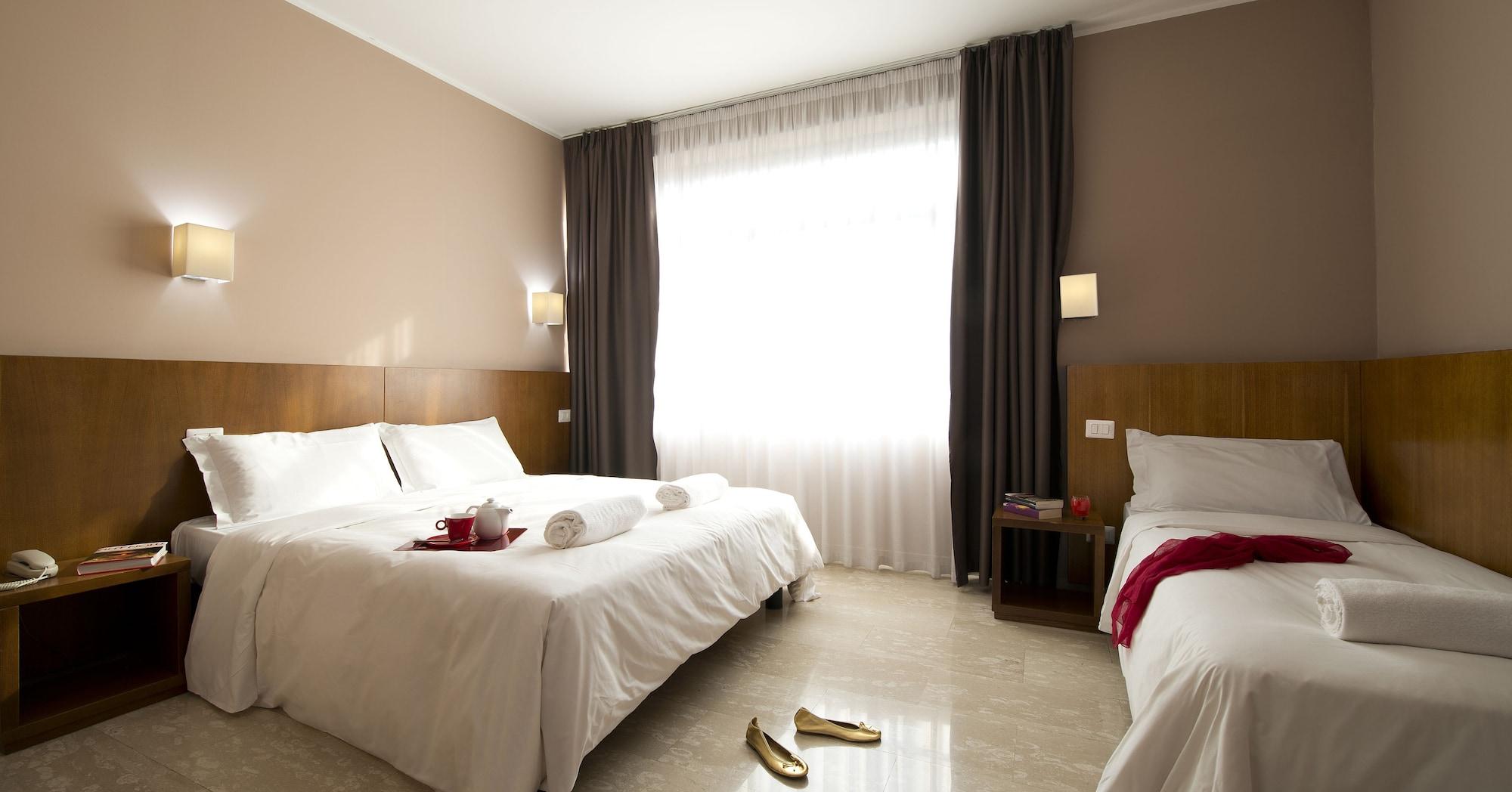 Oasi Village Hotel Милан Экстерьер фото
