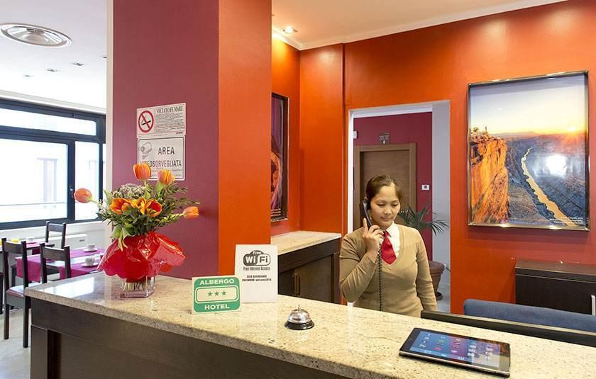 Oasi Village Hotel Милан Экстерьер фото