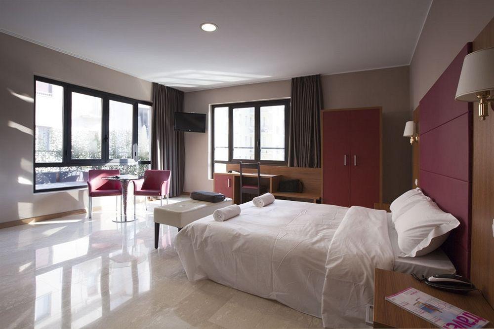 Oasi Village Hotel Милан Экстерьер фото